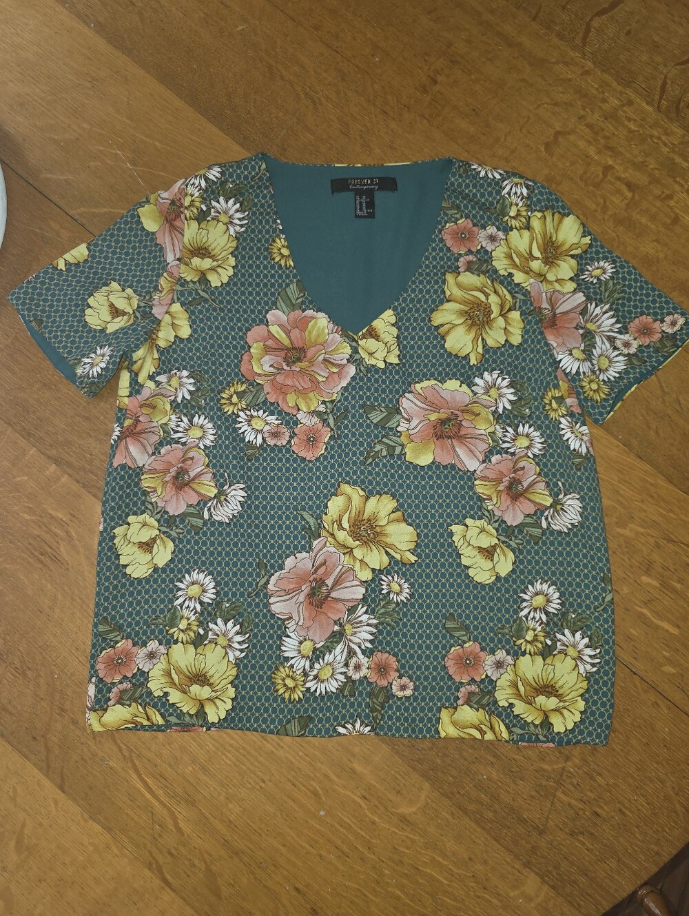 FOREVER 21 Contemporary Blouse Floral Geometric Blouse Size Small